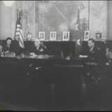 Ne apriamo una per accedere nell�ambiente pi� rappresentativo del palazzo: la stanza del comandante, quella che durante la Guerra fu la sede della 15� Army Air Force, alla cui testa c�era il generale americano Nathan Twinning